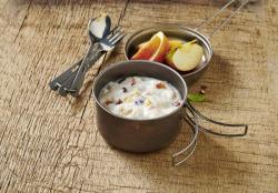 Pudding z kaszy manny z owocami 100g [Semolina pudding with fruits]